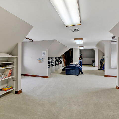 2836 N Kingsgate Drive Listing Image Thumbnail #18